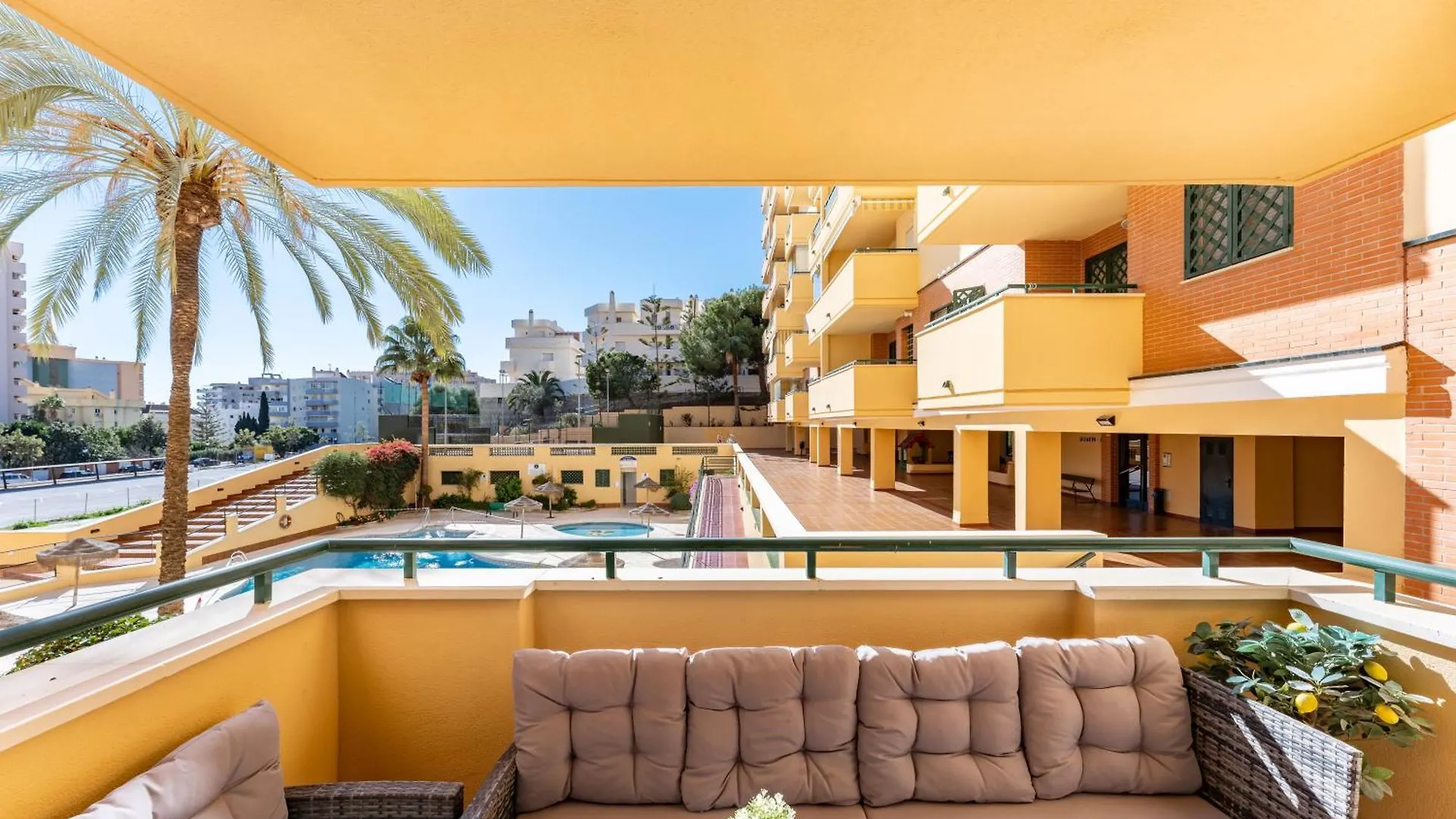 Apartamento A Pocos Metros De La Playa Y Pista De Padel Fuengirola