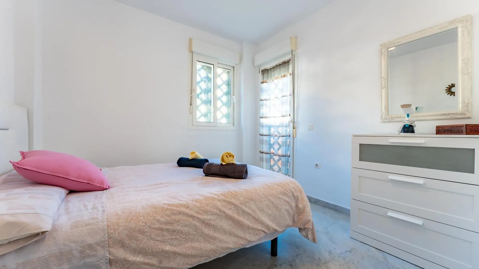 Apartamento A Pocos Metros De La Playa Y Pista De Padel Fuengirola 0*,